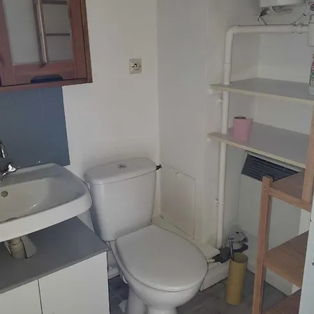 Comfortable Quiet Studio In Apartment *