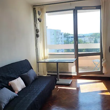 Comfortable Quiet Studio In Apartment